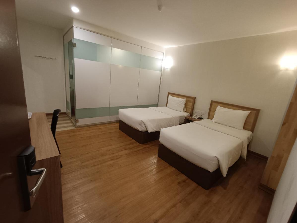 Greencity Hotel Сунгай Петани Екстериор снимка