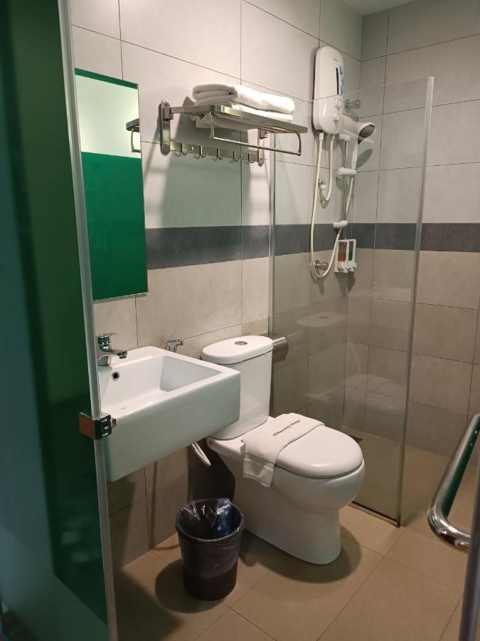 Greencity Hotel Сунгай Петани Екстериор снимка