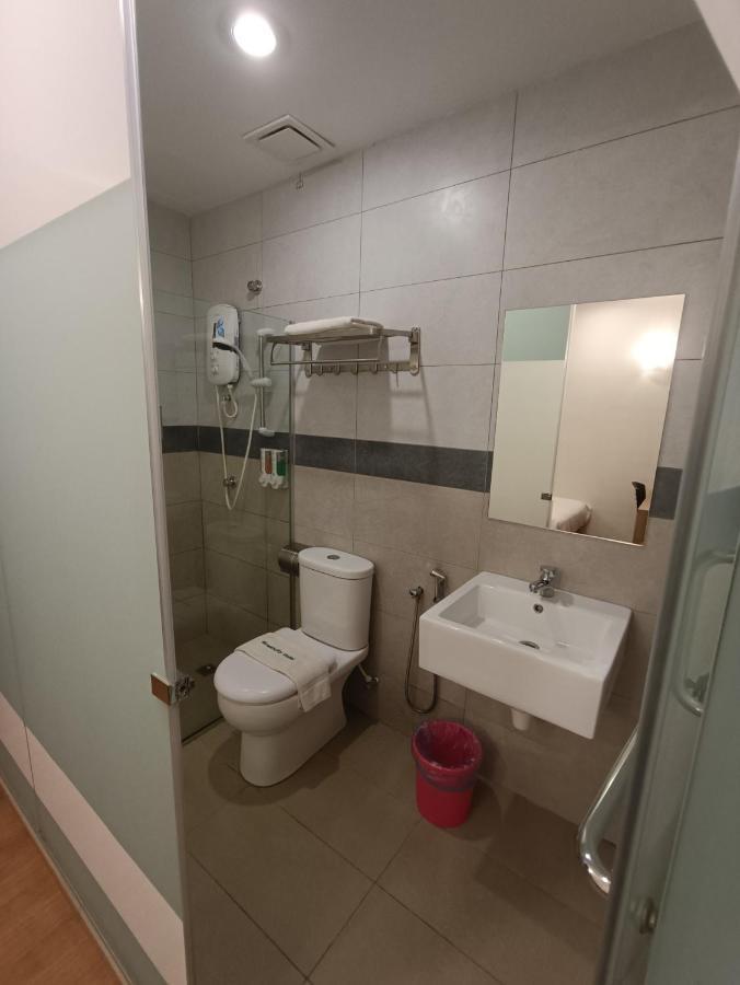 Greencity Hotel Сунгай Петани Екстериор снимка