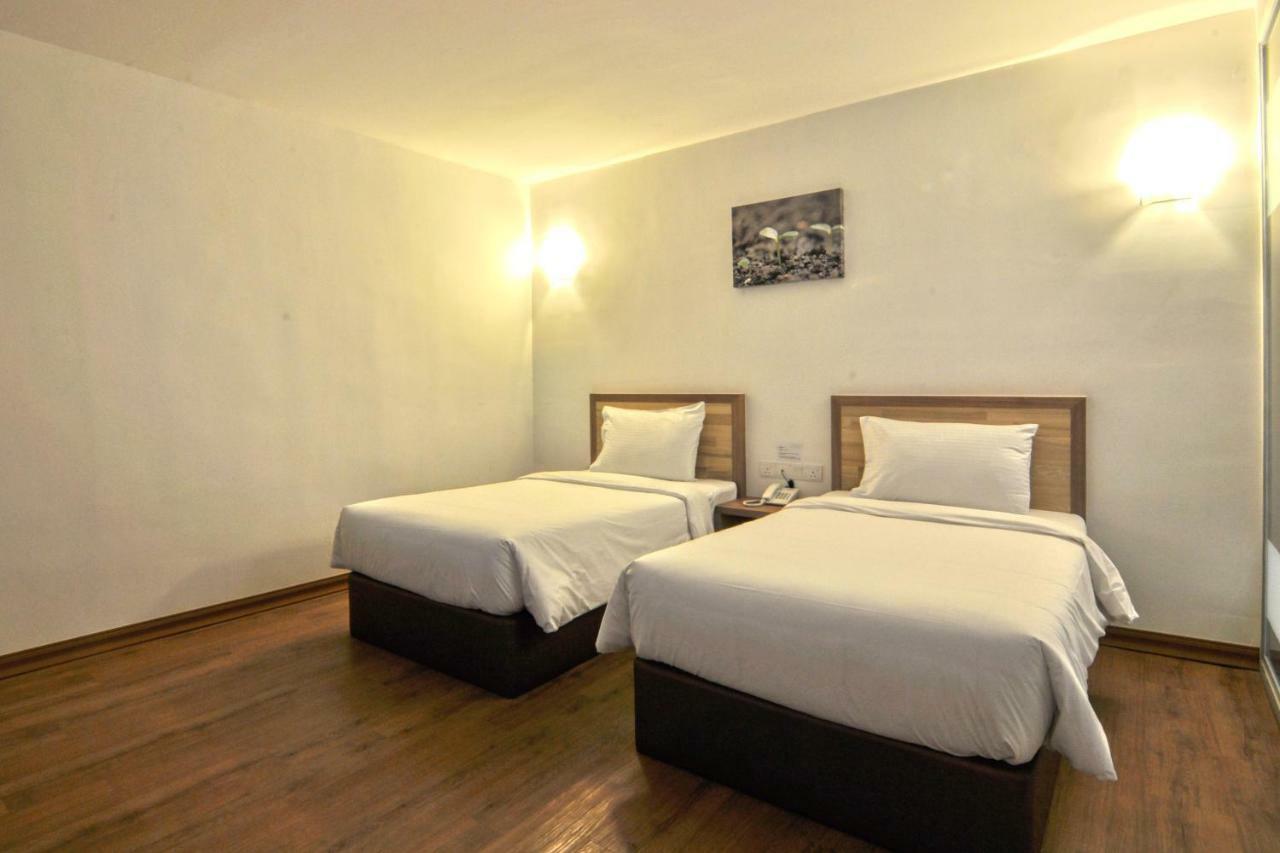 Greencity Hotel Сунгай Петани Екстериор снимка