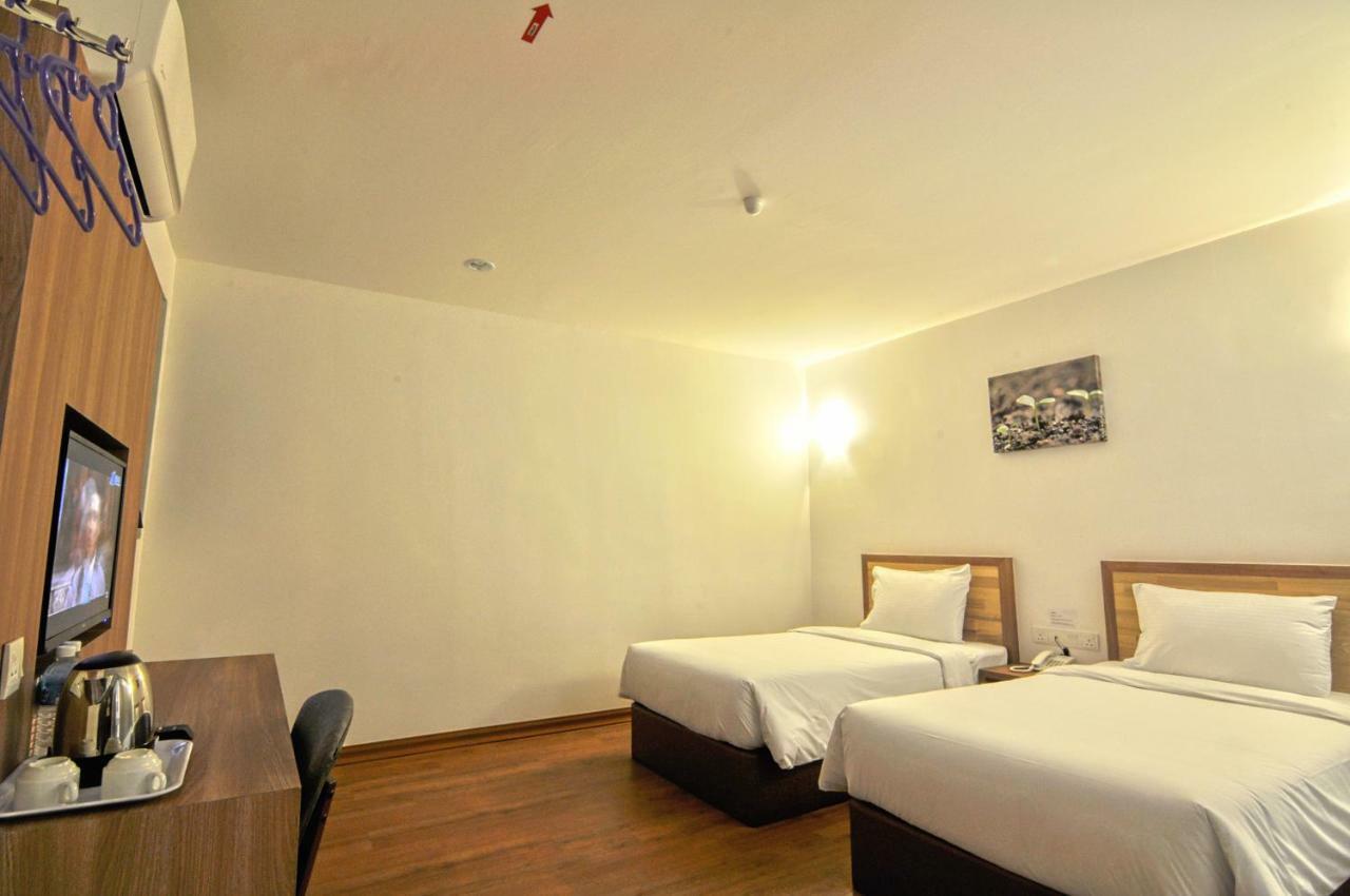 Greencity Hotel Сунгай Петани Екстериор снимка
